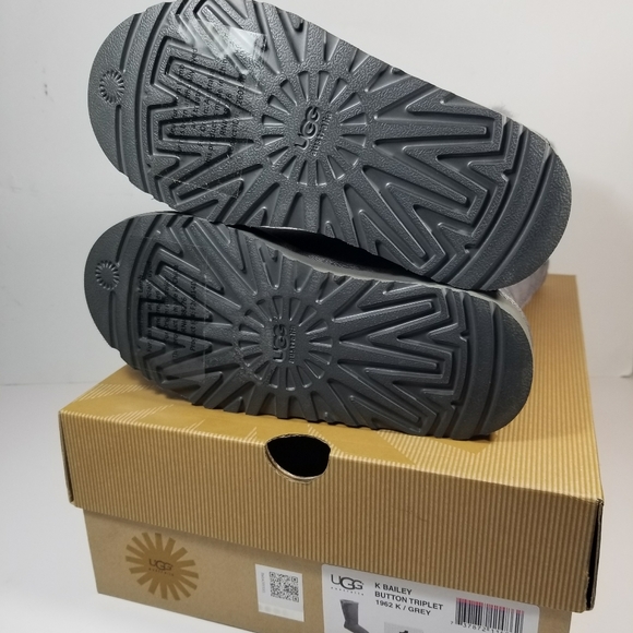 UGG Bailey Button Triplet Boots Grey Kids Size 13,1,3 NEW - Picture 6 of 8